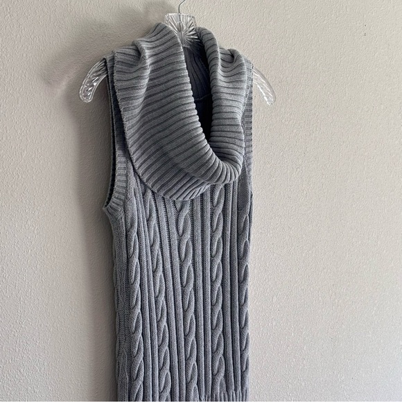 EUC Banana Republic Light Gray Cable Knit Cowl Sweater Size XS Sleeveless - Picture 2 of 6